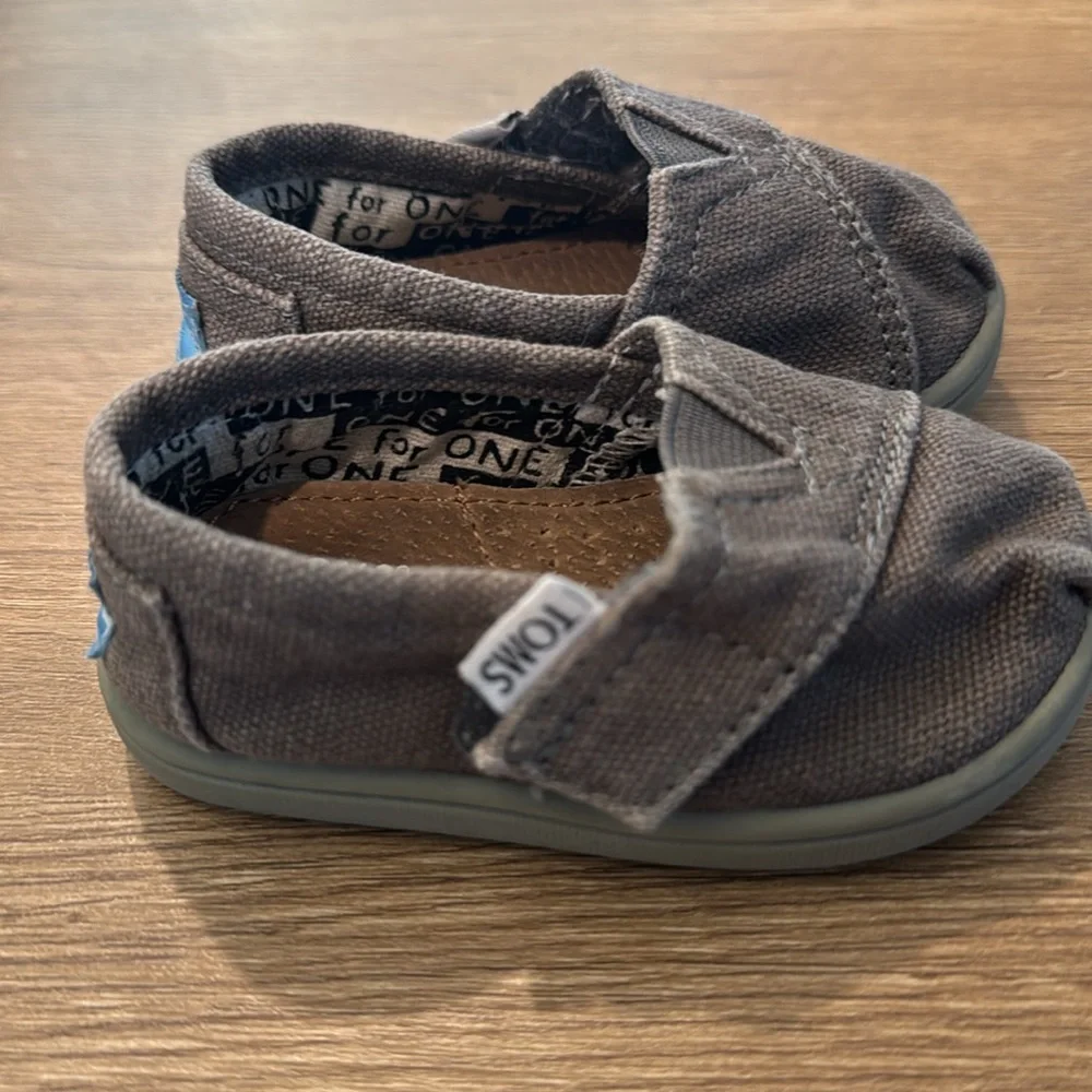 Toms Boys Baby Toddler Size 4 Slip On Elastic Easy On Off‎ Classic